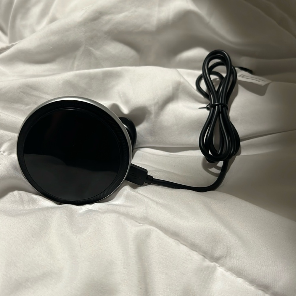 Mag safe car mount charger.